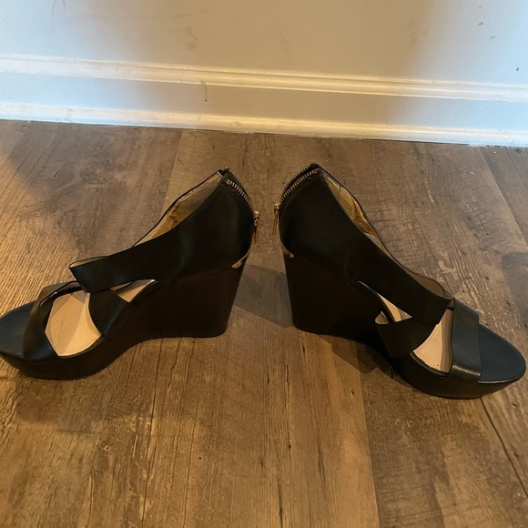 Michael Kors black wedge - Picture 2 of 3